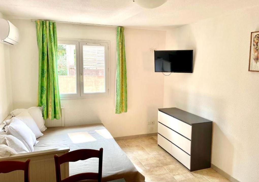 Apart'Hotel Les 4 Sources Corbes Bagian luar foto