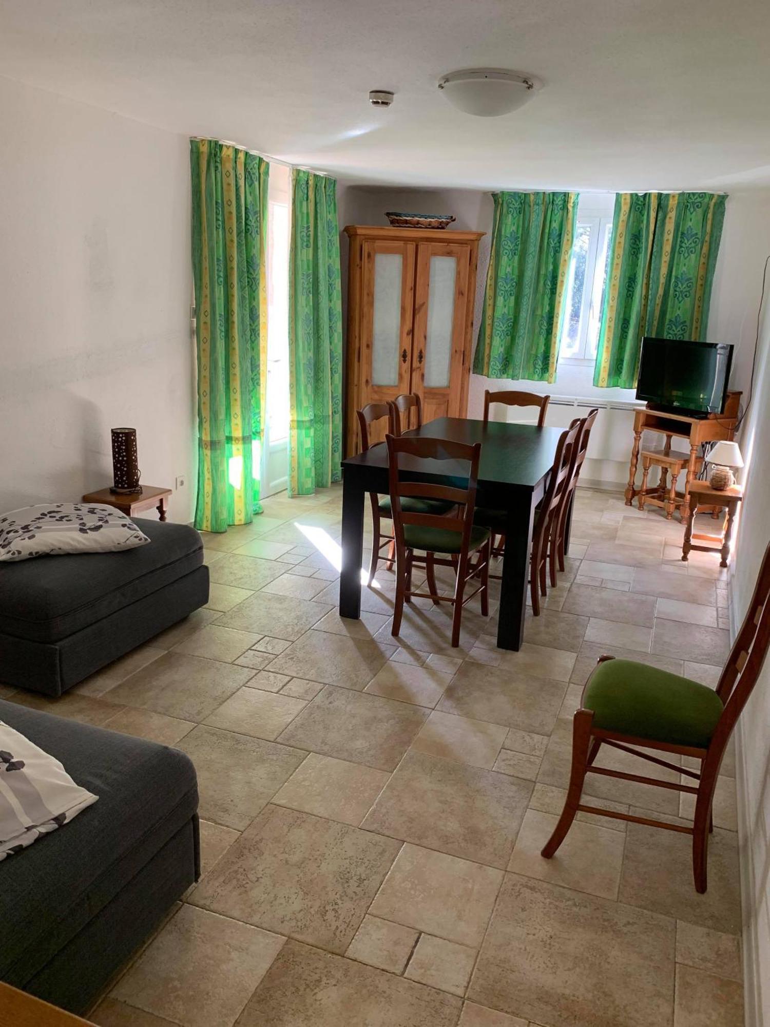Apart'Hotel Les 4 Sources Corbes Bagian luar foto
