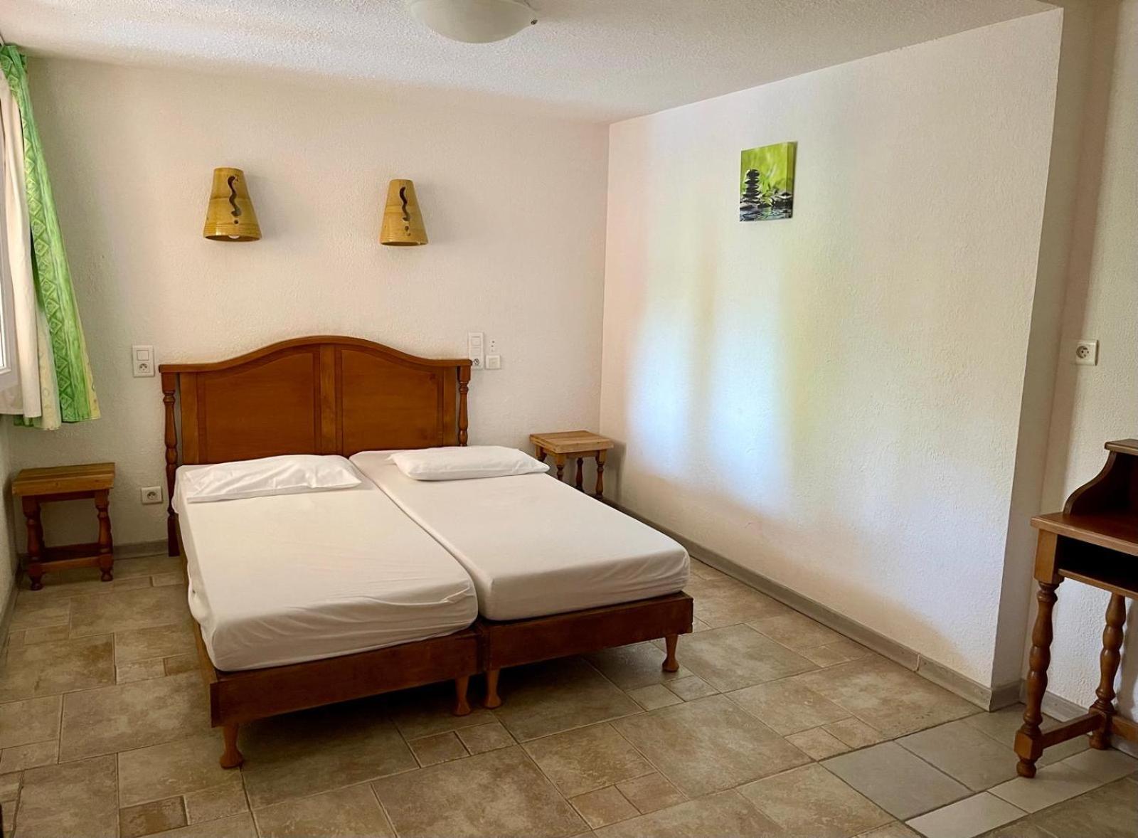 Apart'Hotel Les 4 Sources Corbes Bagian luar foto