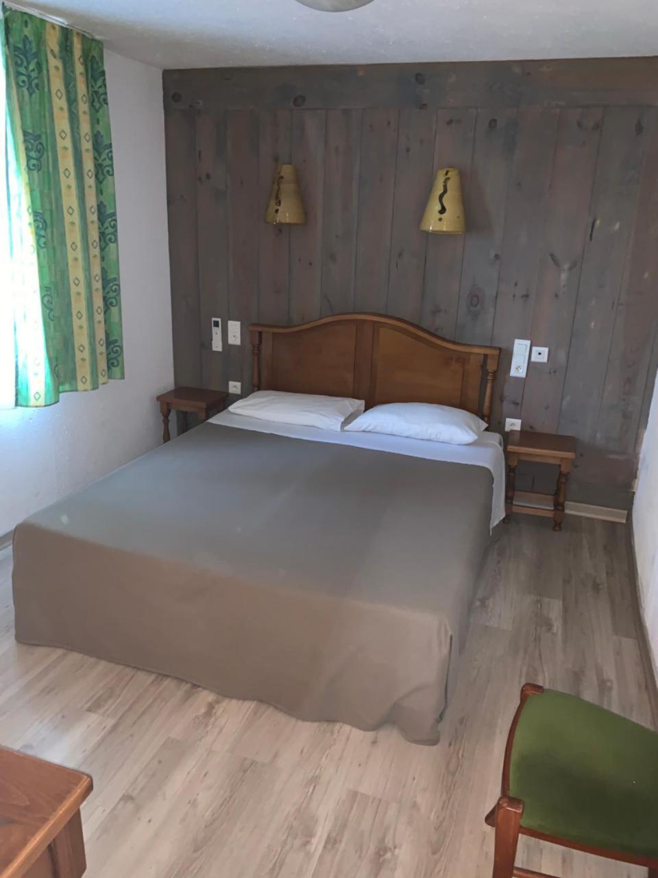 Apart'Hotel Les 4 Sources Corbes Bagian luar foto