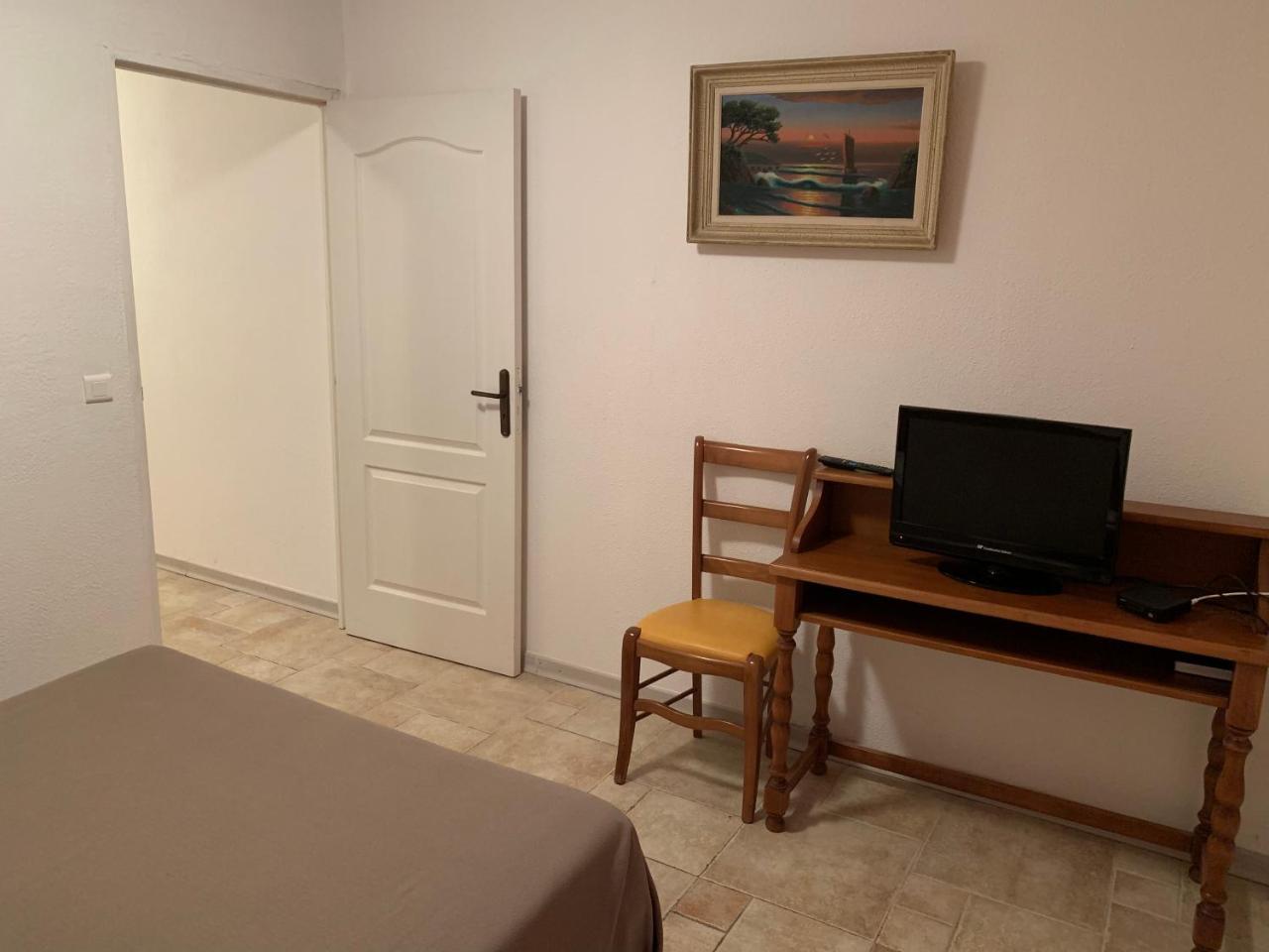 Apart'Hotel Les 4 Sources Corbes Bagian luar foto