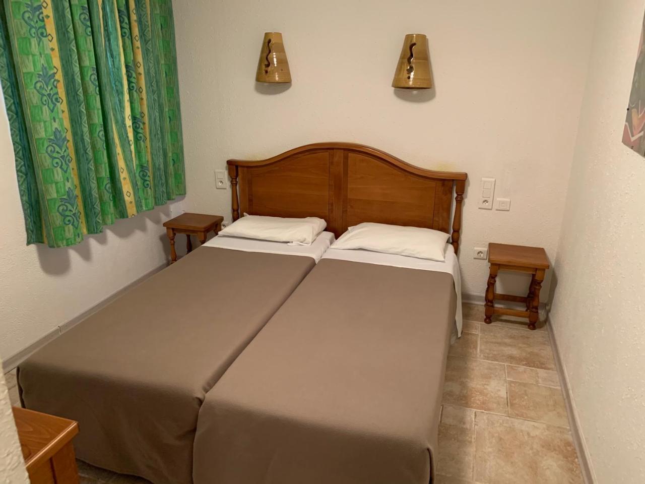 Apart'Hotel Les 4 Sources Corbes Bagian luar foto